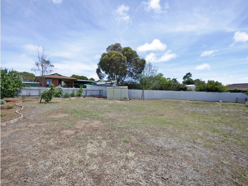 8 Coorumbena Crescent, Morphett Vale SA 5162