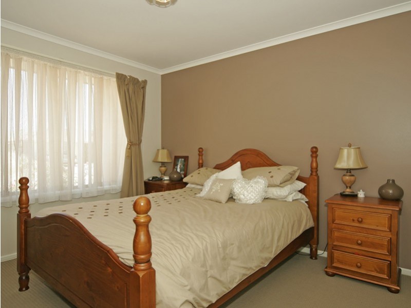 17 Sandpiper Avenue, Seaford Rise SA 5169