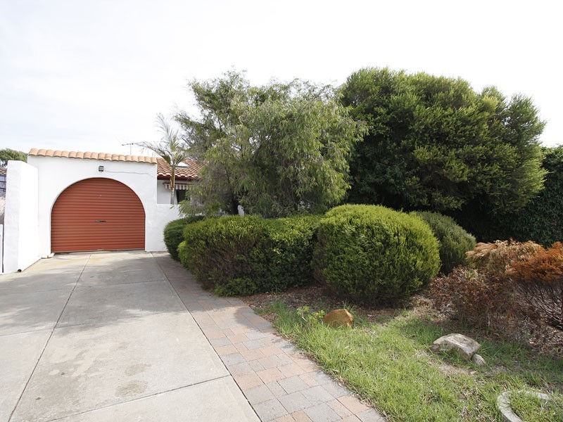 83 Kalgoorlie Avenue, Port Noarlunga South SA 5167