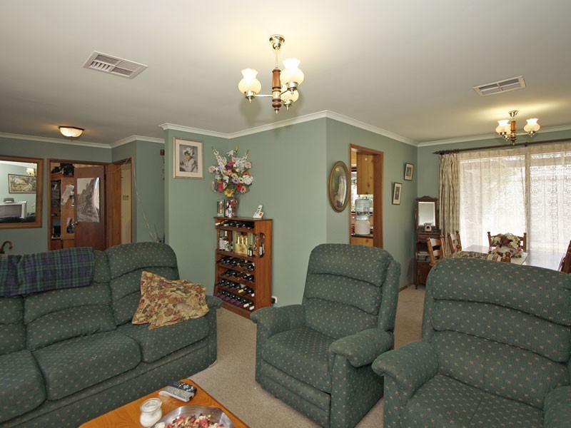 4 French Crescent, Trott Park SA 5158