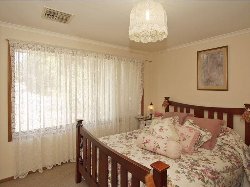 4 French Crescent, Trott Park SA 5158