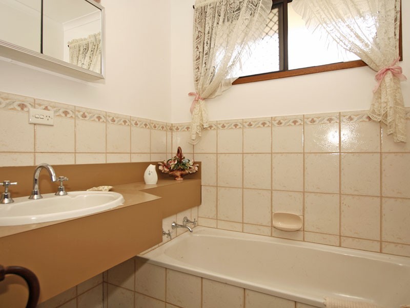 4 French Crescent, Trott Park SA 5158