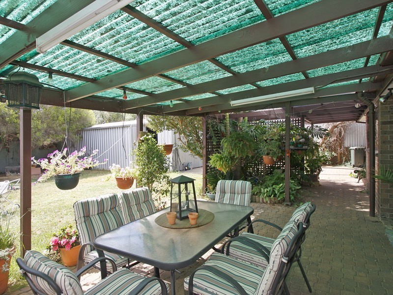 4 French Crescent, Trott Park SA 5158