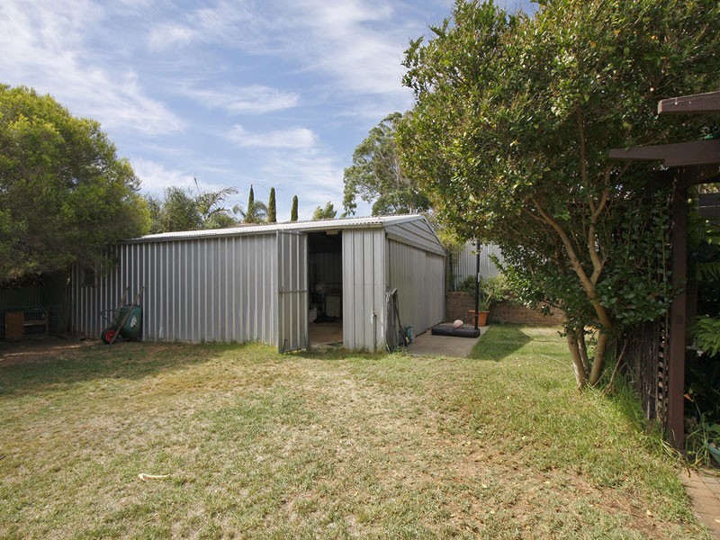 4 French Crescent, Trott Park SA 5158