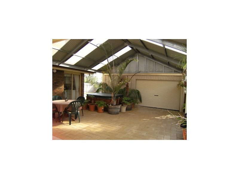 14 Tobin Crescent, Woodcroft SA 5162