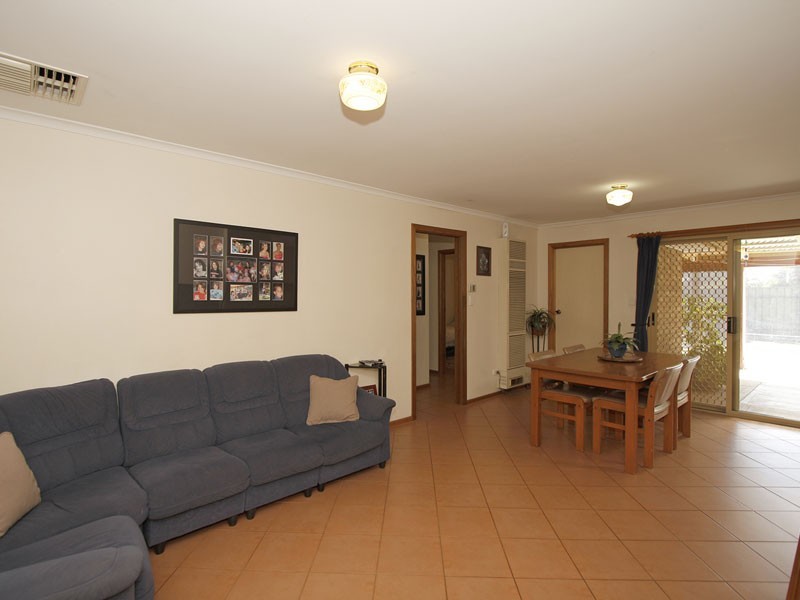 5 Rosina Street, Woodcroft SA 5162