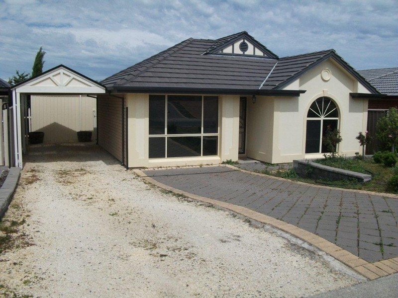 18 Verdant Parade, Woodcroft SA 5162