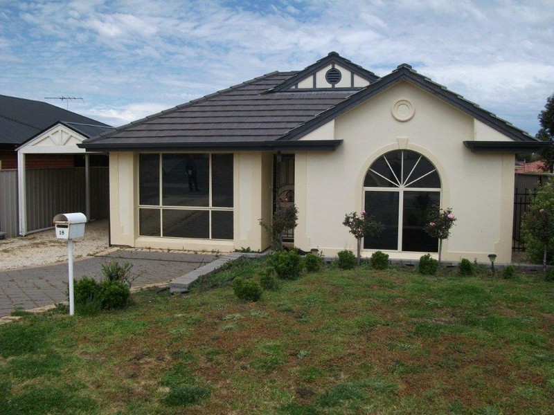 18 Verdant Parade, Woodcroft SA 5162