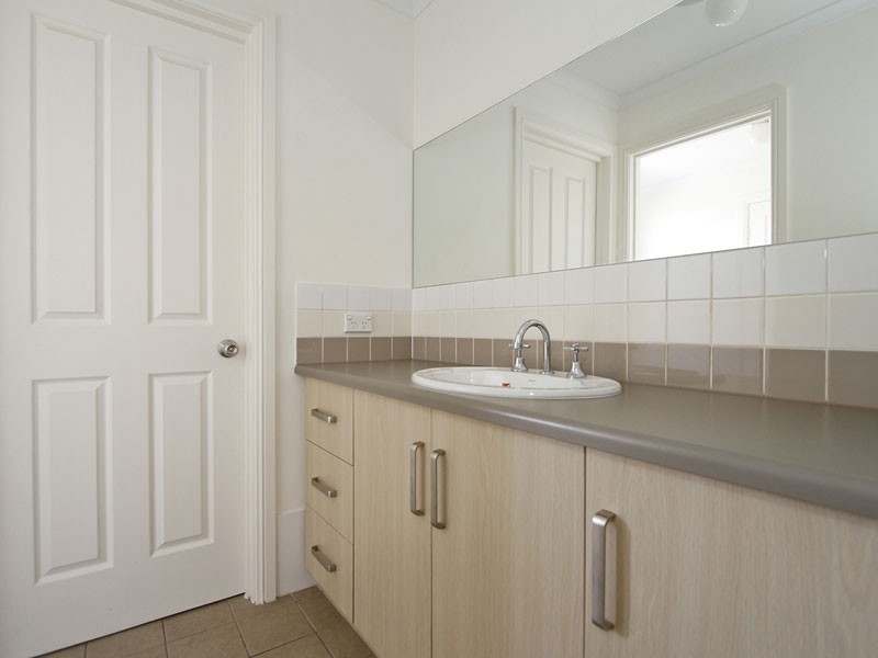 15 Johnson Crescent, Port Noarlunga SA 5167