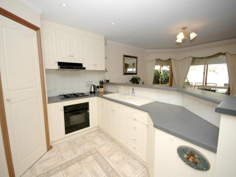 15 McCormack Crescent, Woodcroft SA 5162