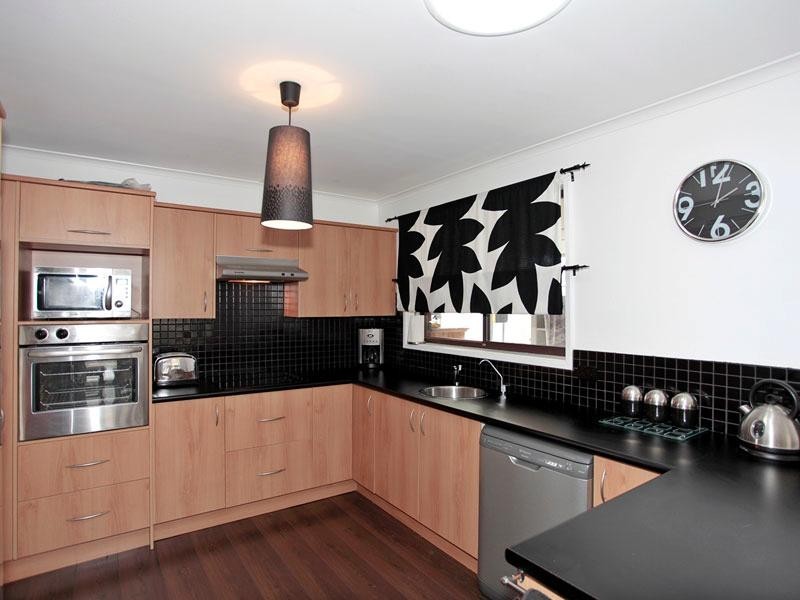 5 Tatiara Road, Happy Valley SA 5159