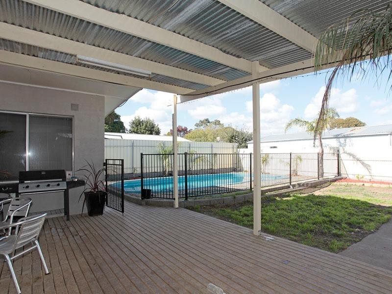 6 Powers Avenue, Morphett Vale SA 5162