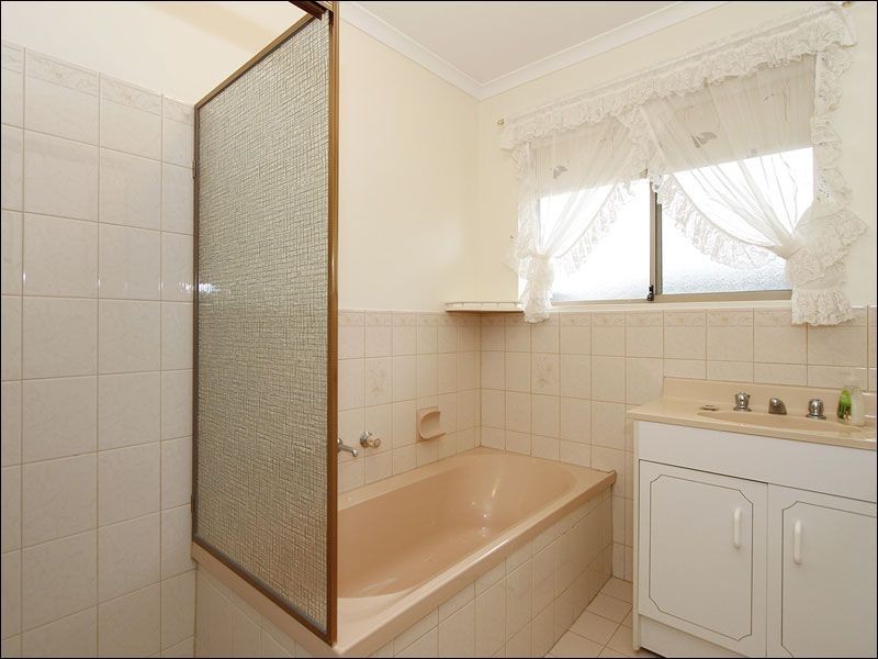 10 Henry Court, Morphett Vale SA 5162