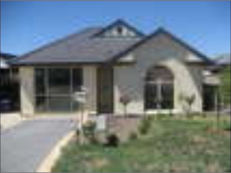 18 Verdant Parade, Woodcroft SA 5162