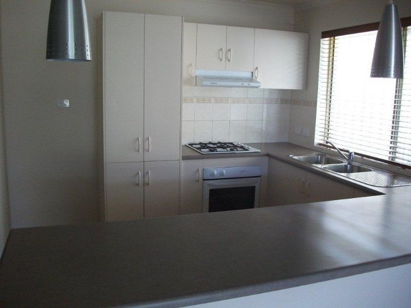 18 Verdant Parade, Woodcroft SA 5162