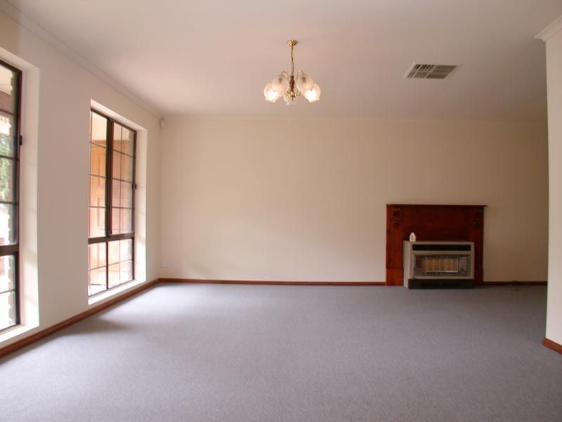 11 Darwendale Street, Huntfield Heights SA 5163