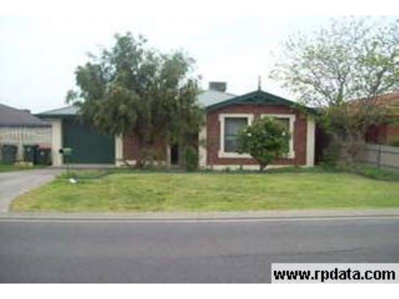 8 Brooks Circuit, Woodcroft SA 5162