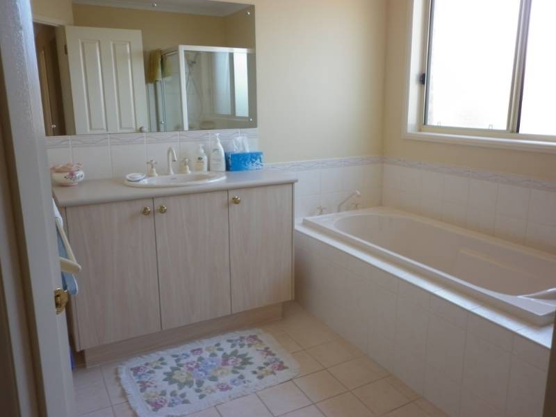 16 NEWFIELD DRIVE, Reynella SA 5161