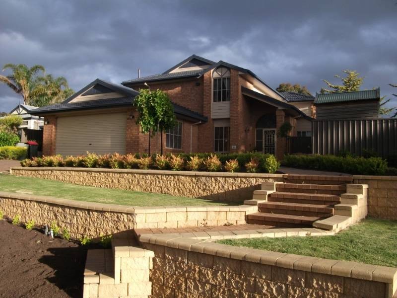 8 Houndsgate Court, Onkaparinga Hills SA 5163