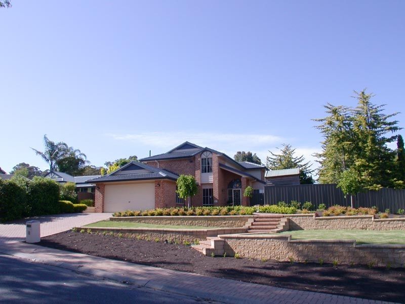 8 Houndsgate Court, Onkaparinga Hills SA 5163