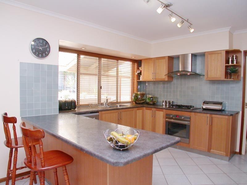 8 Houndsgate Court, Onkaparinga Hills SA 5163