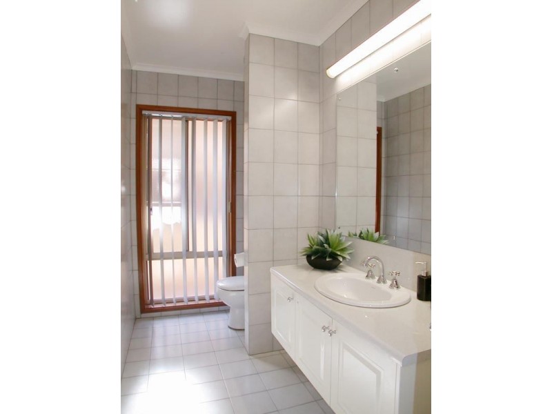 8 Houndsgate Court, Onkaparinga Hills SA 5163