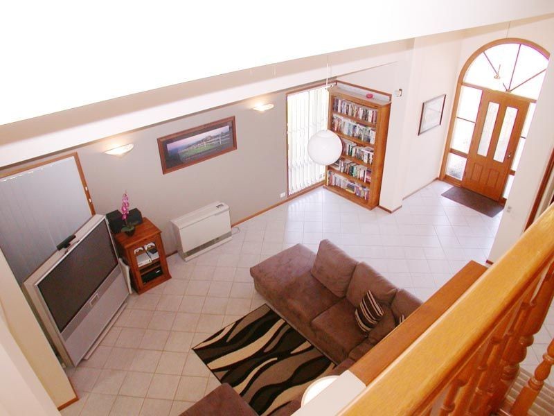 8 Houndsgate Court, Onkaparinga Hills SA 5163