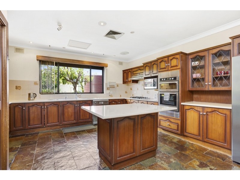 3 Hoylake Crescent, West Lakes SA 5021