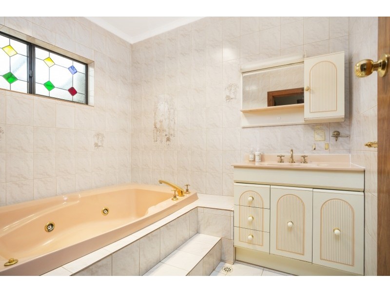 3 Hoylake Crescent, West Lakes SA 5021