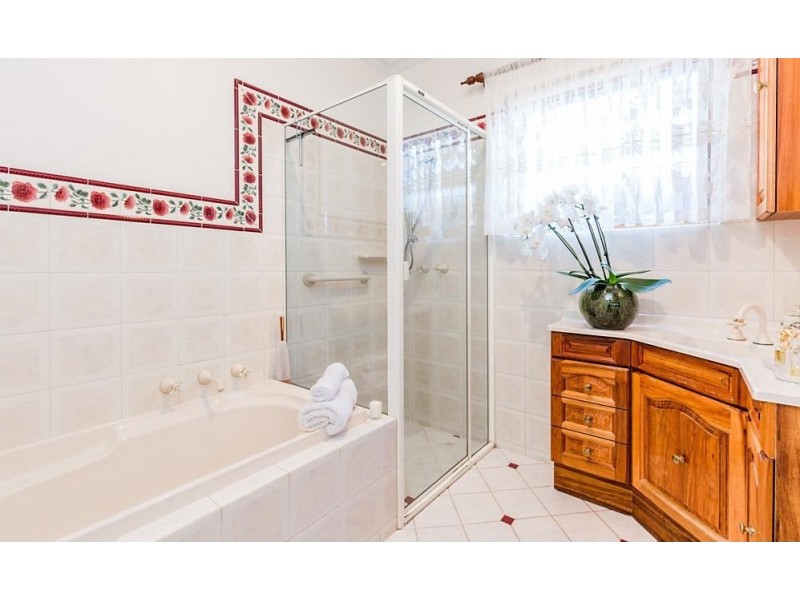 7 Greenglade Drive, Mitchell Park SA 5043
