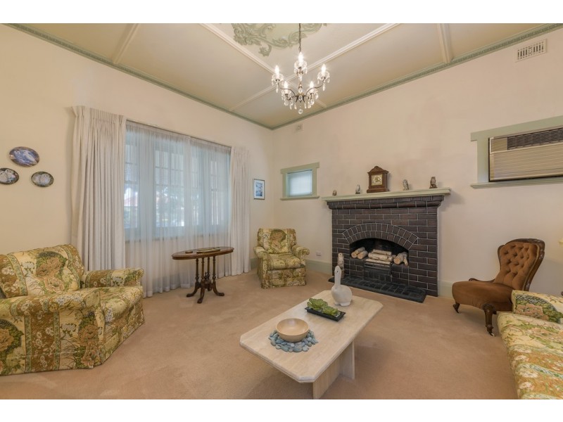 4 Narinna Avenue, Cumberland Park SA 5041