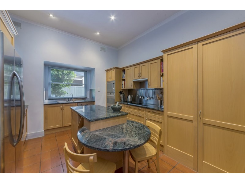 4 Narinna Avenue, Cumberland Park SA 5041