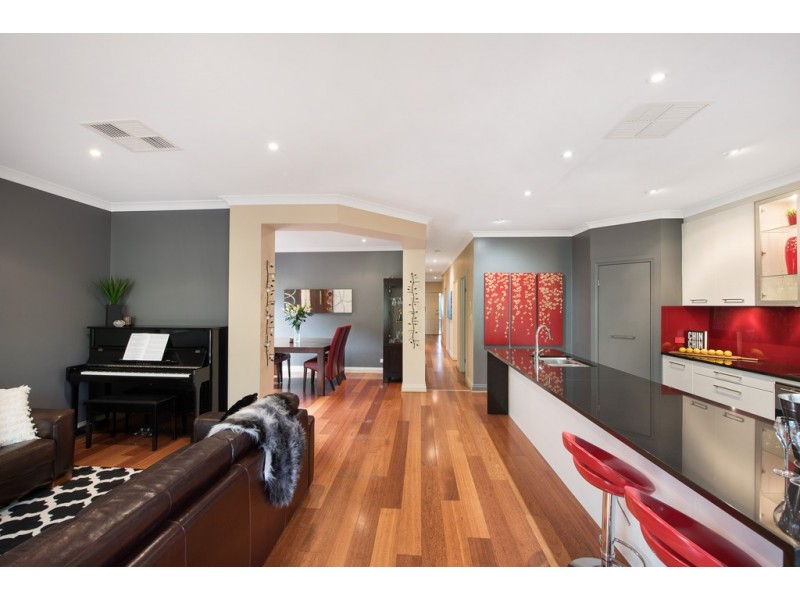 10 Lyall Avenue, Panorama SA 5041