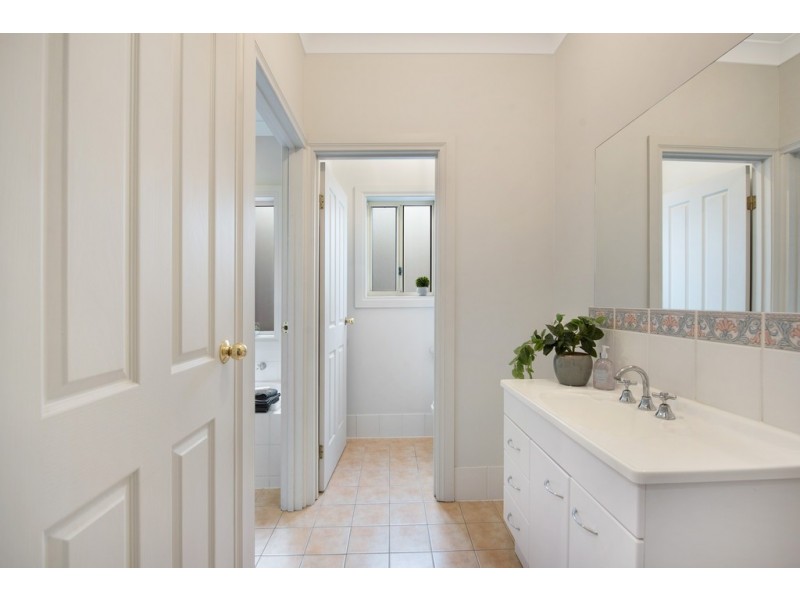 10 Lyall Avenue, Panorama SA 5041