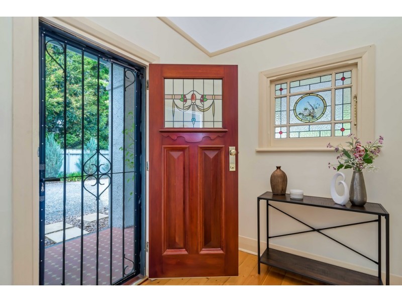 27 Price Avenue, Lower Mitcham SA 5062
