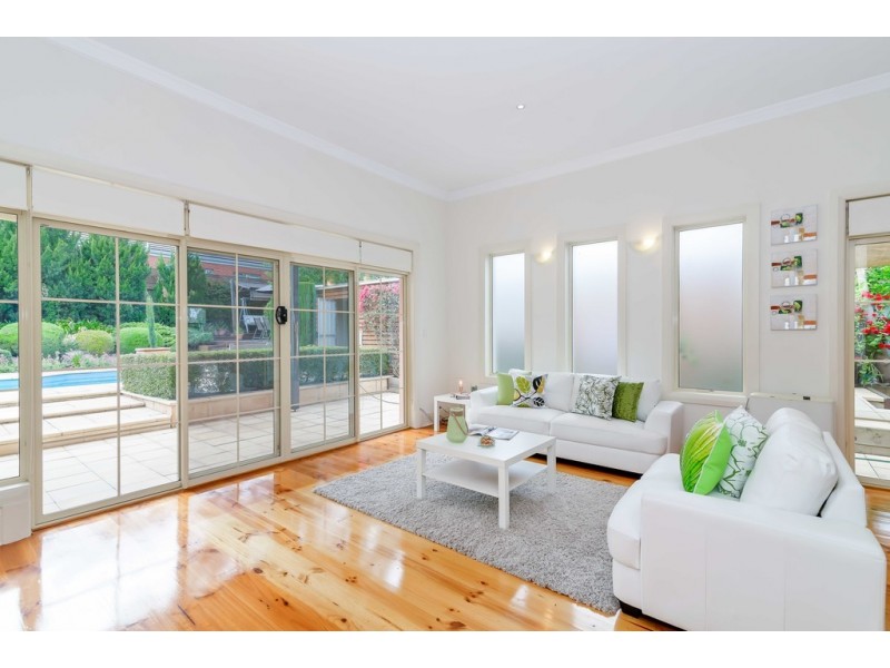 27 Price Avenue, Lower Mitcham SA 5062