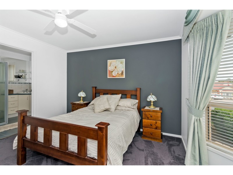 2 Fuschia Street, Huntfield Heights SA 5163