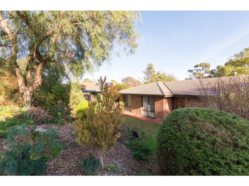 5 Alexander Cres, Hackham SA 5163