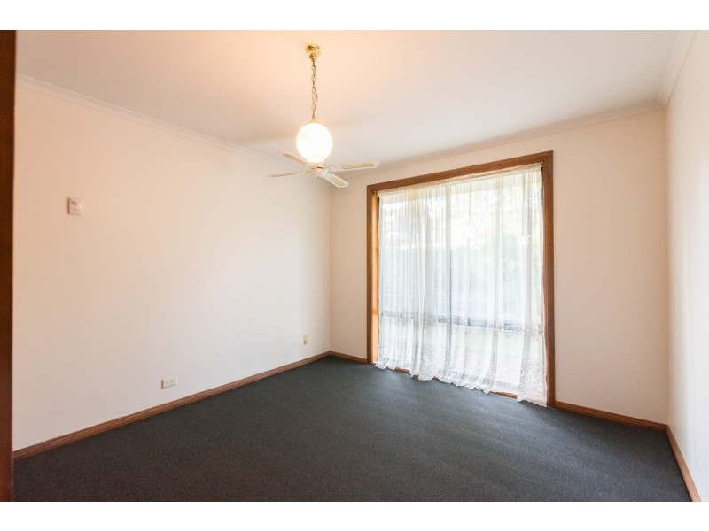 5 Alexander Cres, Hackham SA 5163