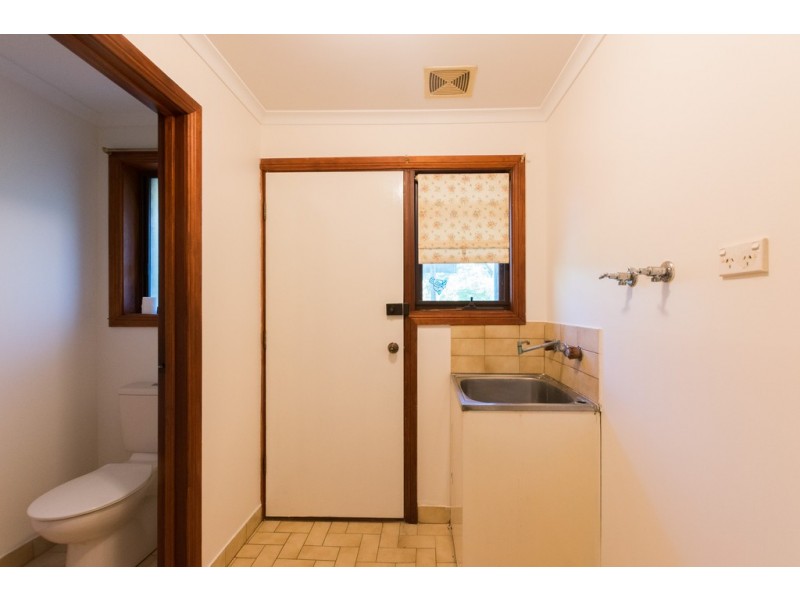 5 Alexander Cres, Hackham SA 5163