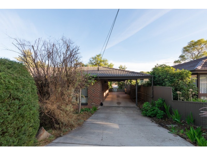 5 Alexander Cres, Hackham SA 5163