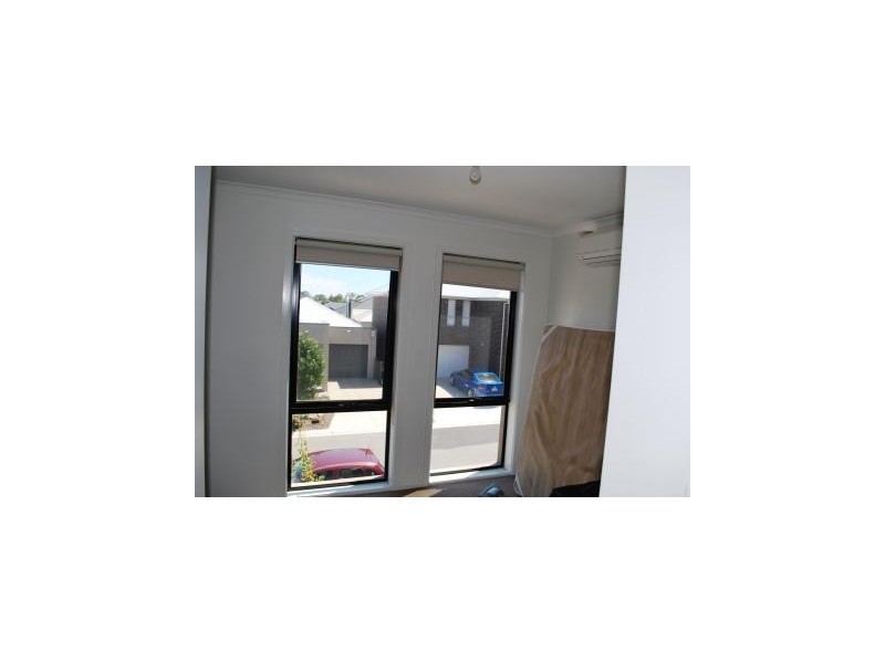 5 Franklin Avenue, Mawson Lakes SA 5095