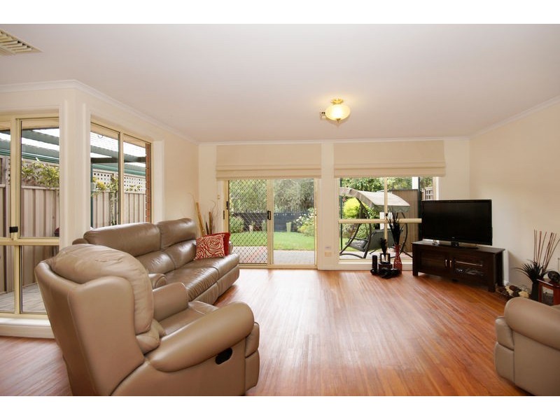 8 St Ives Walk, Paradise SA 5075