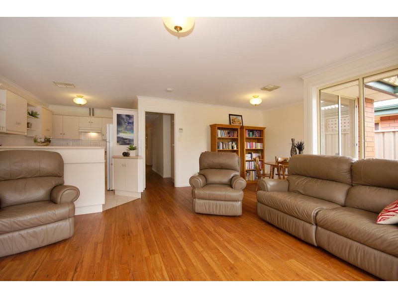 8 St Ives Walk, Paradise SA 5075