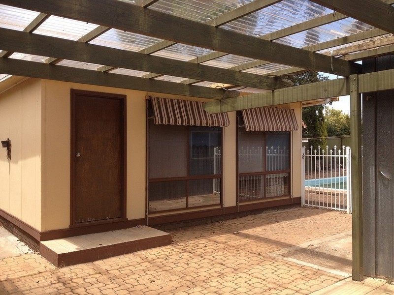 16 Parkwood Grove, Mitchell Park SA 5043