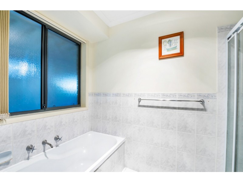 5 Lakeside Drive, Paralowie SA 5108