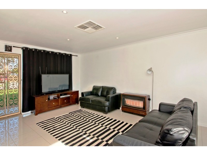 8 Horn Drive, Happy Valley SA 5159