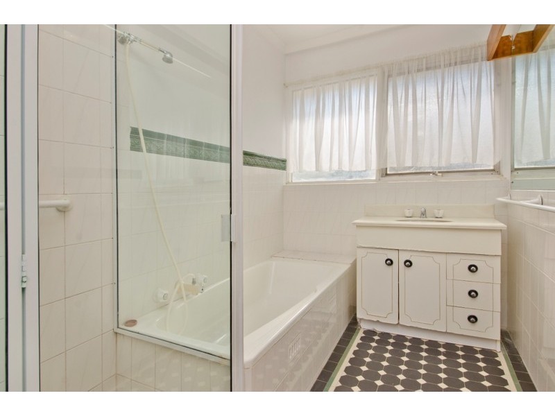 8 Horn Drive, Happy Valley SA 5159