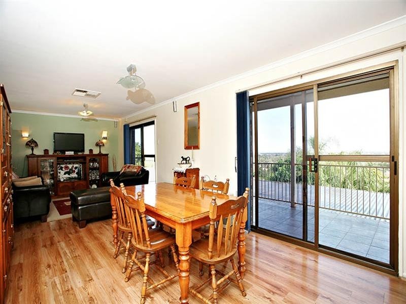 33 Brooker Drive, Hillbank SA 5112