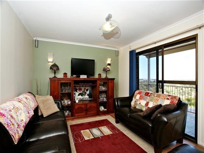 33 Brooker Drive, Hillbank SA 5112